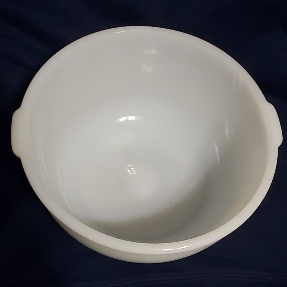 Vintage Glasbake Sunbeam White Milk Glass Large Mixing Bowl 9". EUC!